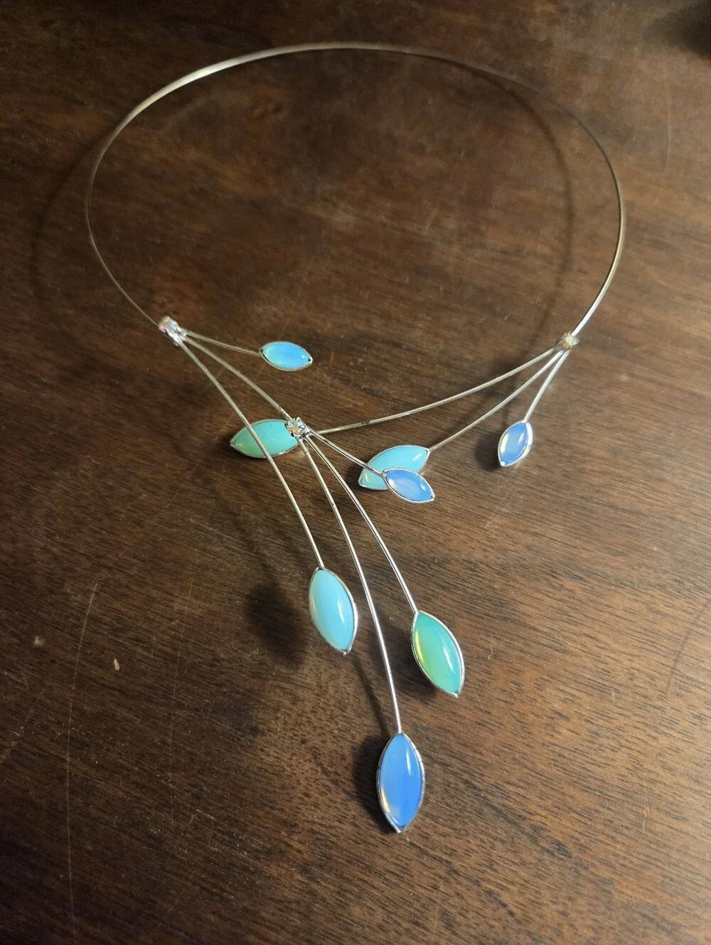 Elegant Blue-Green Leaf Pendant Necklace - Women Jewelry